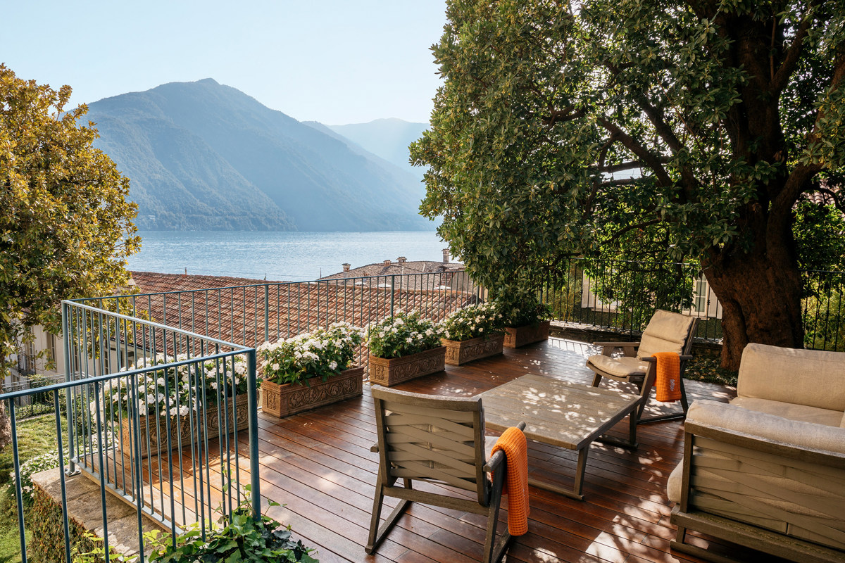 Grand Hotel Tremezzo Art Nouveau palace Lake Como Italy floating pool — photo 4